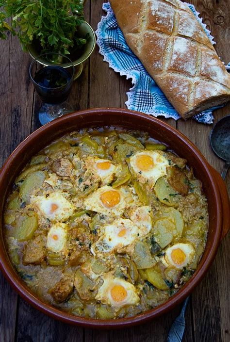 Cazuela de bacalao con patatas y huevos | Cocina