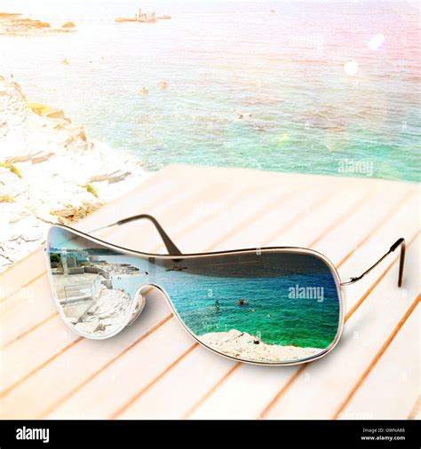 Sunglasses Beach Hi Res Stock Photography And Images Alamy