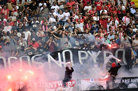 May 26, 2021 · de 66 hooligans van rafc antwerp die terechtstonden voor free fights met hooligans van andere clubs, zijn veroordeeld. Antwerp pakt veiligheidsproblematiek op Bosuil aan in ...