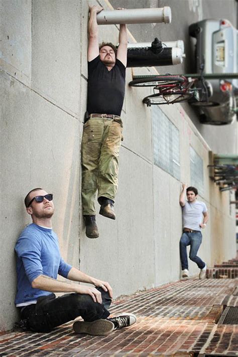 50 Forced Perspective Photographs Around The World Most Inspiring