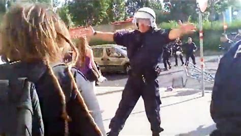 Police Officer Tackles Girl Cops Video Ebaums World