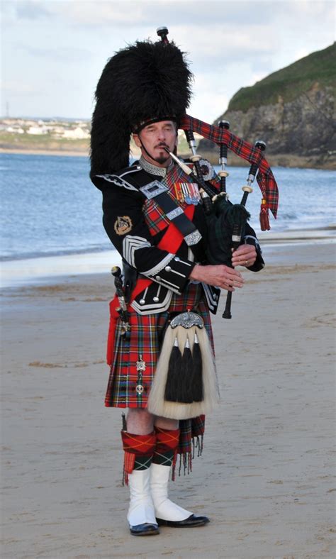 Traditional Scottish Bagpiper | Corporate Entertainment | Corporate ...