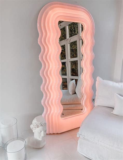 poltronova ultrafragola mirror lamp by ettore sottsass jane richards interiors