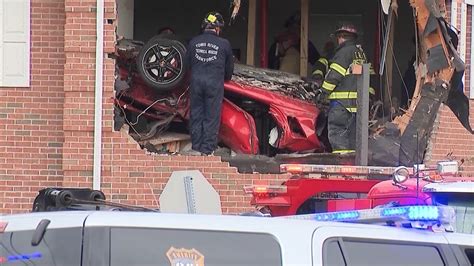‘horrific Horrible 2 Killed After Porsche Crashes Into 2nd Story Of