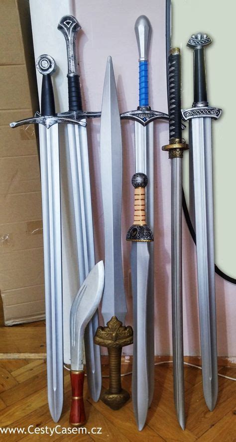 Viking Larp And Cosplay Foam Sword In 2020 Sword Design Cool