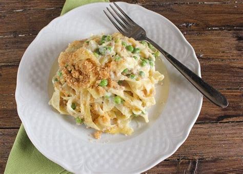 If you like noodles, tuna and casseroles — then you're in luck! Easy Creamy Tuna Noodle Casserole