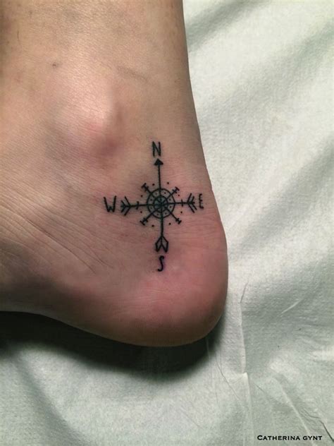 Minimal Compass Rose Tattoo By Catherina Gynt Diseño De Tatuaje De