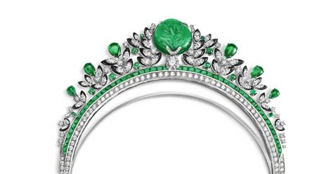 Bulgari Unveils An Emerald Tiara For Queen Elizabeths Platinum Jubilee