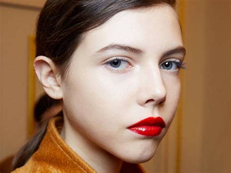 How To Wear Red Lipstick During The Day Makeup Com Makeup Com