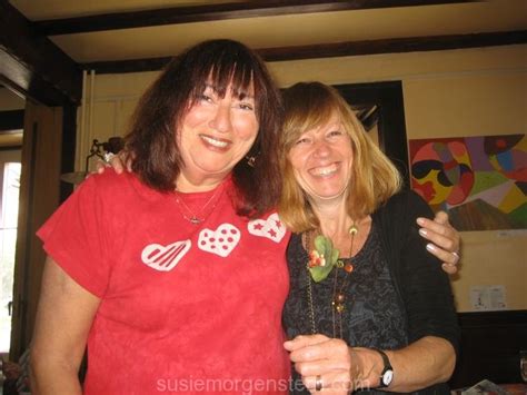 In usa, has been living in france for 16 yrs., teaches english (l'anglais informatique) at the faculty of sciences in nice, her first children's book was about the hebrew alphabet) Mes amis - Susie Morgenstern
