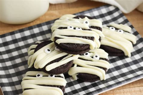 14 Fun And Easy Halloween Cookie Ideas The Three Snackateers