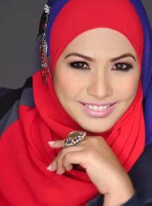Thank you in anticipation to your response. Azrene Ahmad Wiki (Rosmah Mansor Daughter) Age, Bio, Net ...
