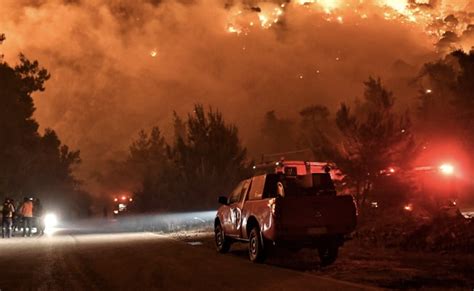Greece Villages Evacuated As Forest Fires Rage 62 Fire Engines 17