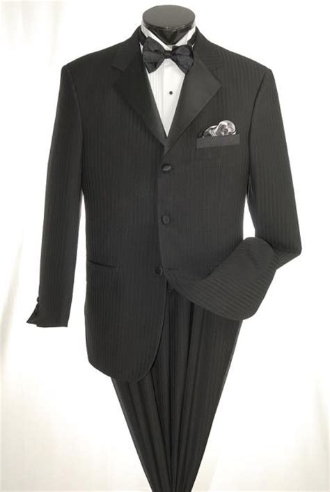 Every fashionable male needs a few formal wear pieces for special occasions, business events and social functions. 1920s Mens Formal Wear: Tuxedos and Dinner Jackets