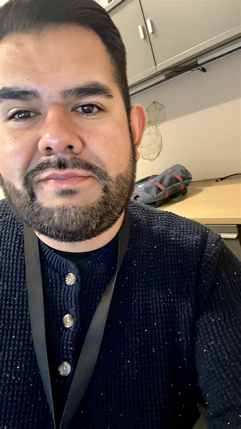 (38) Hey, how’s your week going? Stop by for a chat. : r/gaybrosgonemild