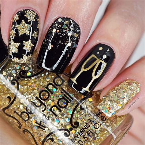 New Years Nails 2018 | New years nail art, New years nail designs, New year's nails