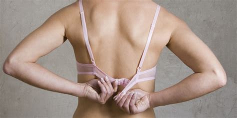 How Do You Put On A Bra New Debate Proves It S Not That Simple