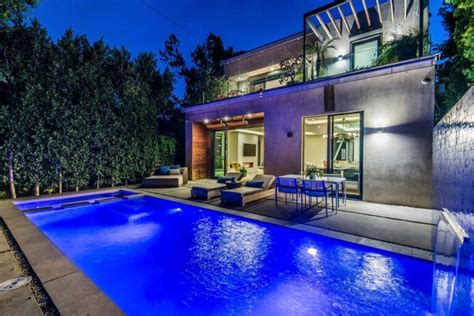 Refined Architectural West Hollywood House For Rent 20000 Per Month