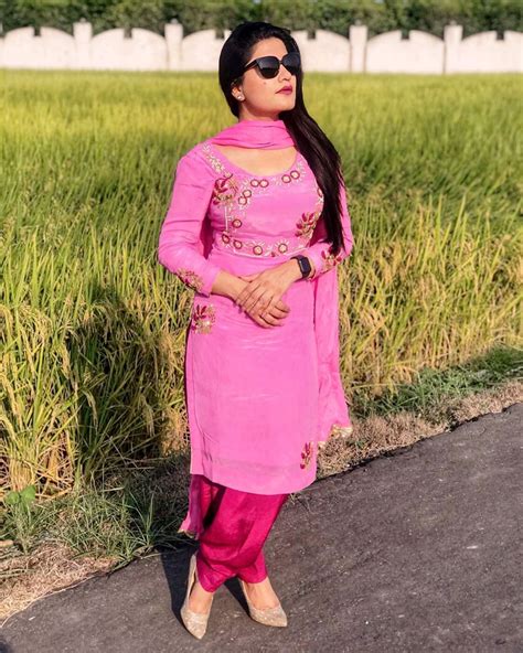 Kaurb On Instagram “suit Patiala Sahi Att Lagda🔥 Beautiful Suit Virsabysukhmadahar 👌😘