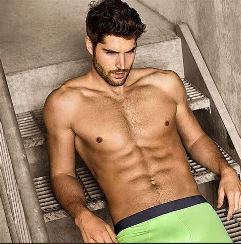 Things About Model And Social Media Sensation Nick Bateman Extratv Com