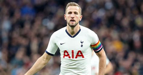 After more than 300 appearances and 200 goals for his boyhood club, the england skipper that's because sky claimed that chelsea, manchester united and manchester city had all been in contact with kane's representatives in order. Harry Kane told to join Man City or Liverpool FC amid ...