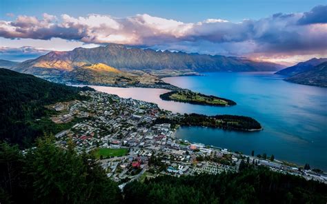 El Lago Taupo Y La Ciudad De Taupo Están Entre Los Paisajes Más
