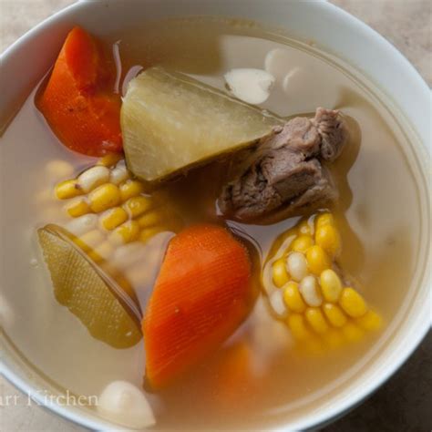 青紅蘿蔔豬骨湯 Green Radish And Carrot Pork Bones Soup食譜 甜琛廚房