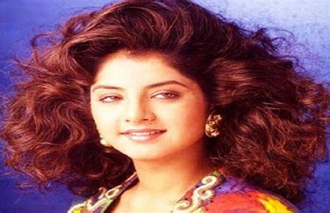 Many Bollywood Actresses Lost Their Lives At An Early Age महज 19 साल की में Divya Bharti की