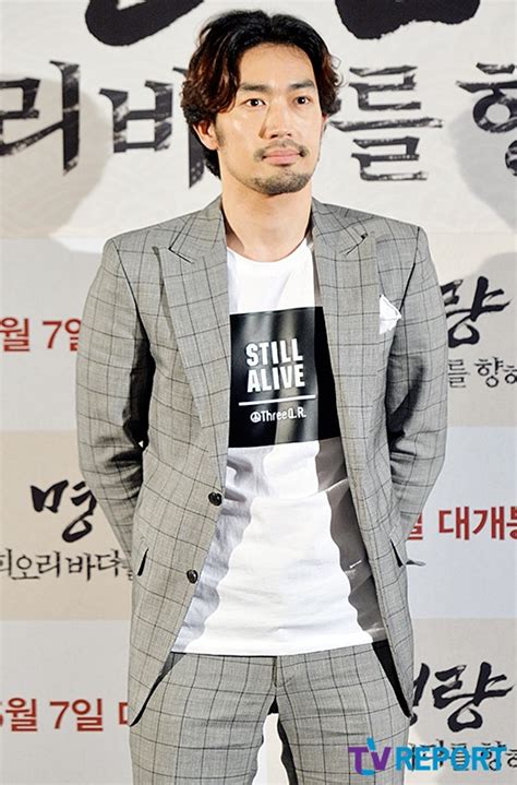 大谷亮平, 1980년 10월 1일 ~ )는 일본의 배우이다. 방송오타니 료헤이, 드라마 '러브송'으로 일본서 배우 된다