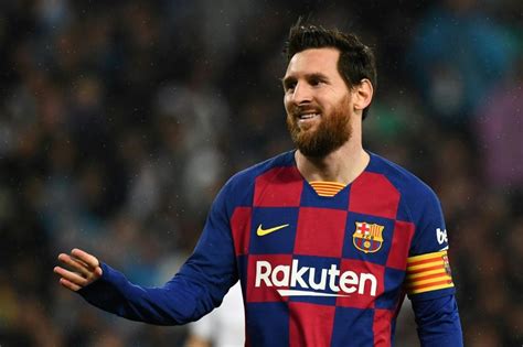 Против роналдо не чего не имею но по душе messi. Lionel Messi Leaving Barcelona Not A Good Idea For Superstar, La Liga President Says
