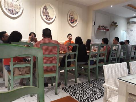 Gambar tentang Rumah Kongkow : Cafe & Bistro yang Asik di Rawamangun