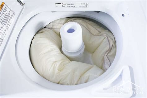 Method 1 washing cotton, down, and synthetic pillows. How To Wash Pillows In The Washing Machine!