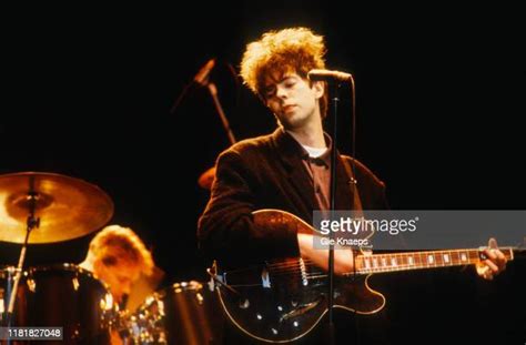 Ian Mcculloch 80s Photos And Premium High Res Pictures Getty Images