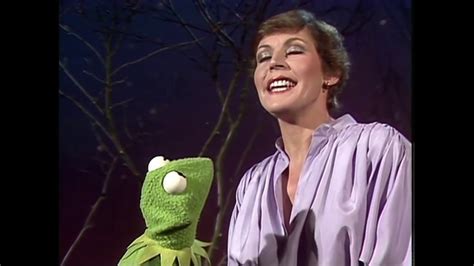 Muppet Songs Helen Reddy You And Me Against The World Youtube