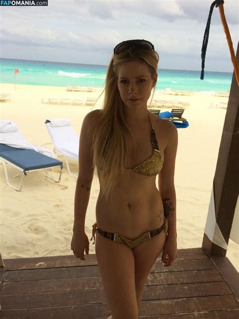 Avril Lavigne Nude Leaked Photo Fapomania