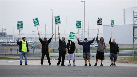 Gm And Union Reach Tentative Deal That Could End Strike Marketplace