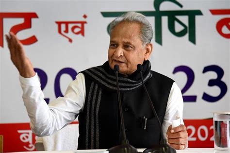 Rajasthan Cm Ashok Gehlot Backs Rahul Gandhi For Congress President