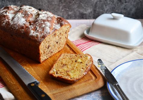 Date And Almond Spelt Bread A Bond Girl S Food Diary