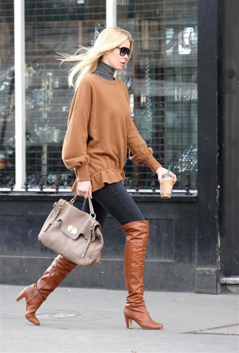 claudia schiffer street style boots shoes roupas moda looks