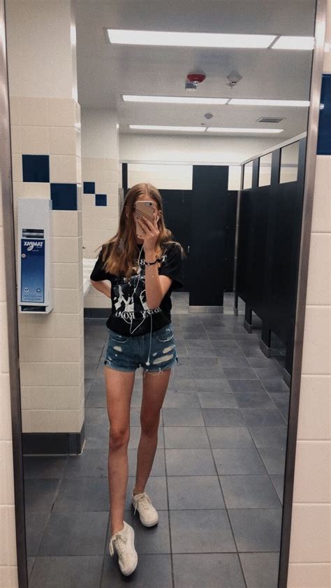 Pin On Mirror Selfie Girl