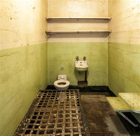 The following is a list of shown or referenced alcatraz inmates. Alcatraz in den USA: „Das Lachen in der Ferne, das war wie ...