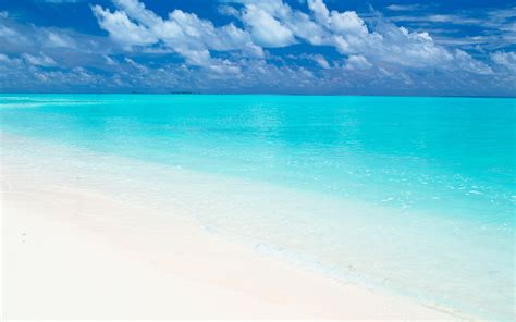 Clear and Beautiful Beach of Maldives, Impressive Color of Sea Water ...