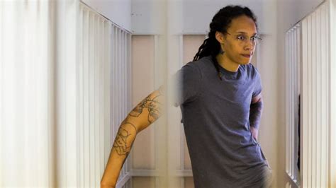 “sit the f k down and shut the f k up” brittney griner blessed with a strong defense by a