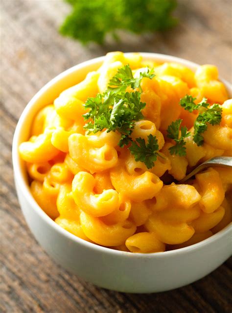 Most people love mac n cheese but have you ever try mac and cheese with ham? Feel Good Mac and Cheese