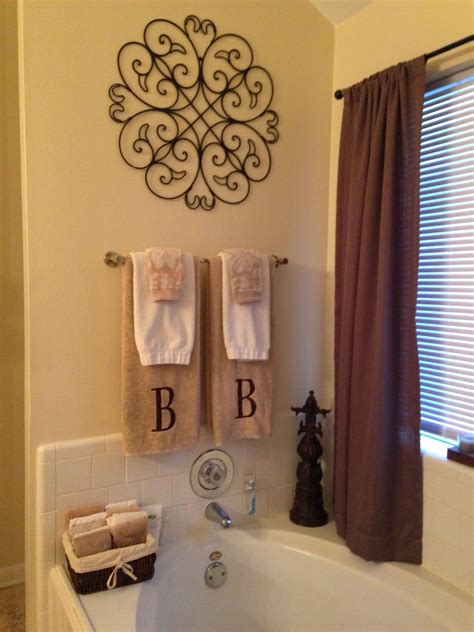 Products on the edge of your bathtub = cluttered. Master bathroom decor | Tuscan bathroom decor, Bathroom ...