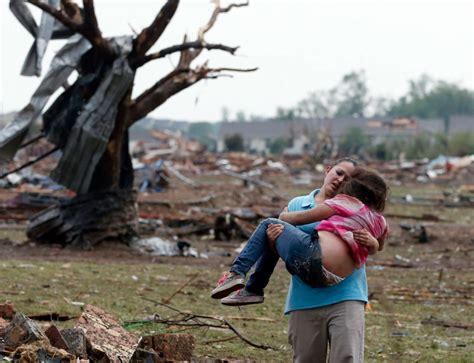 Oklahoma Tornado Rescuers Dig For Life After Twister Leaves 24 Dead
