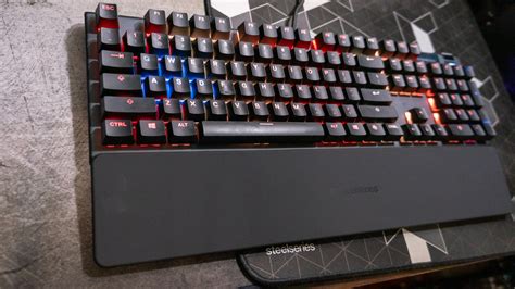 Steelseries Apex 5 Gaming Keyboard Review