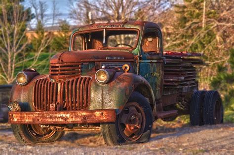 Old Rusted Truck Carros