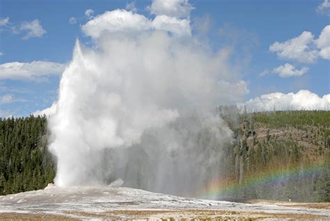 Large Old Faithful Geyser Eruption In Yellowstone Is Beautiful Video