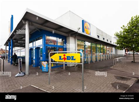Lidl Supermarket Exterior In Littlehampton Stock Photo Alamy